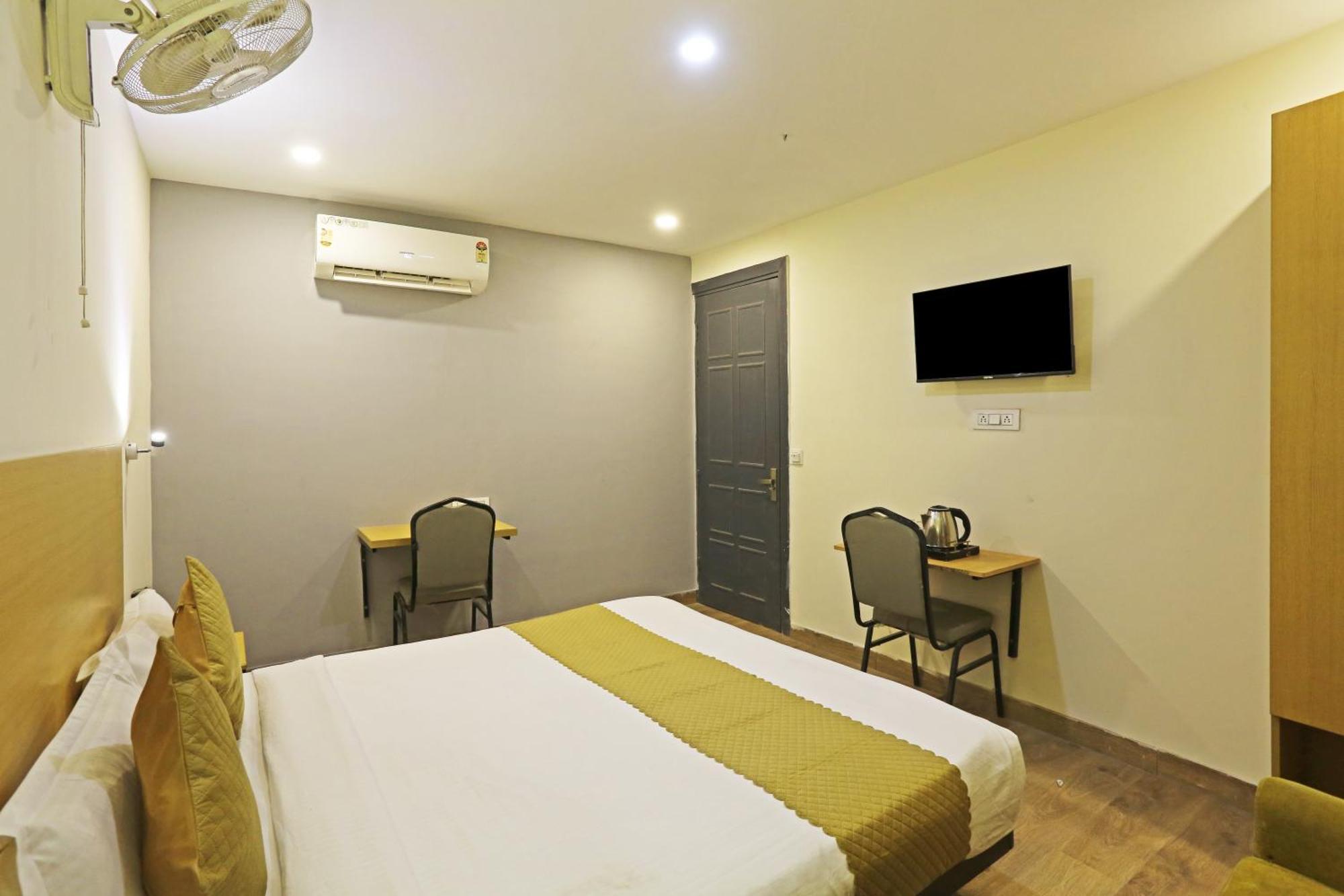 Hotel Twamev Residency Uttam Nagar Couple Friendly Delhi  Esterno foto