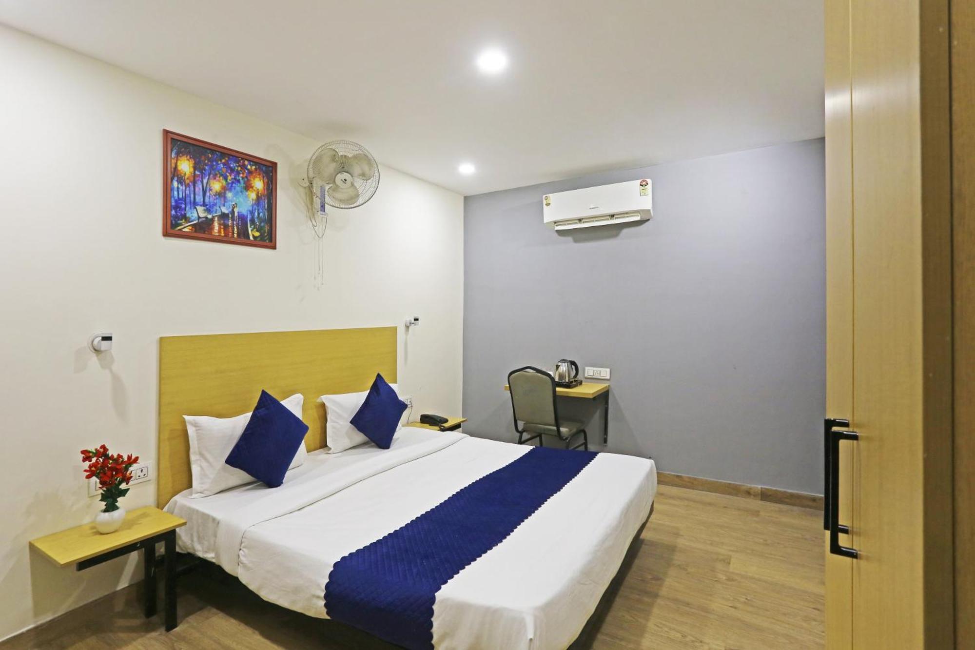 Hotel Twamev Residency Uttam Nagar Couple Friendly Delhi  Esterno foto