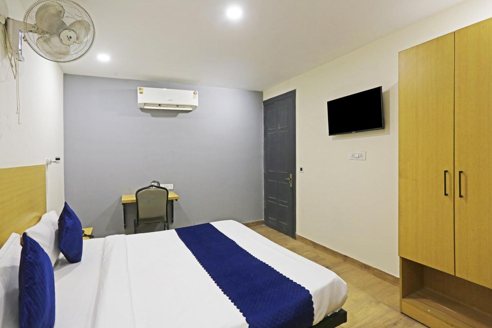 Hotel Twamev Residency Uttam Nagar Couple Friendly Delhi  Esterno foto