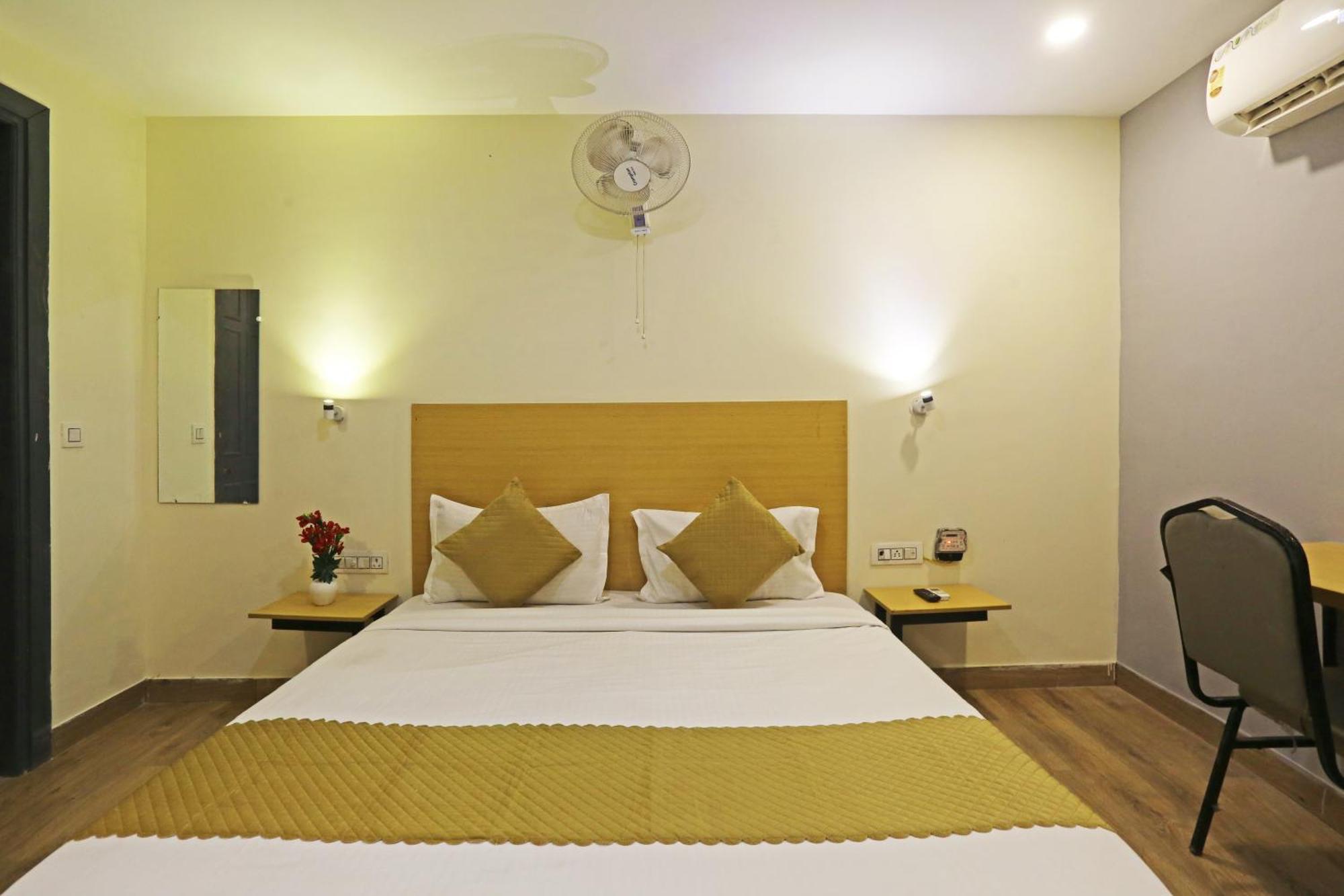 Hotel Twamev Residency Uttam Nagar Couple Friendly Delhi  Esterno foto