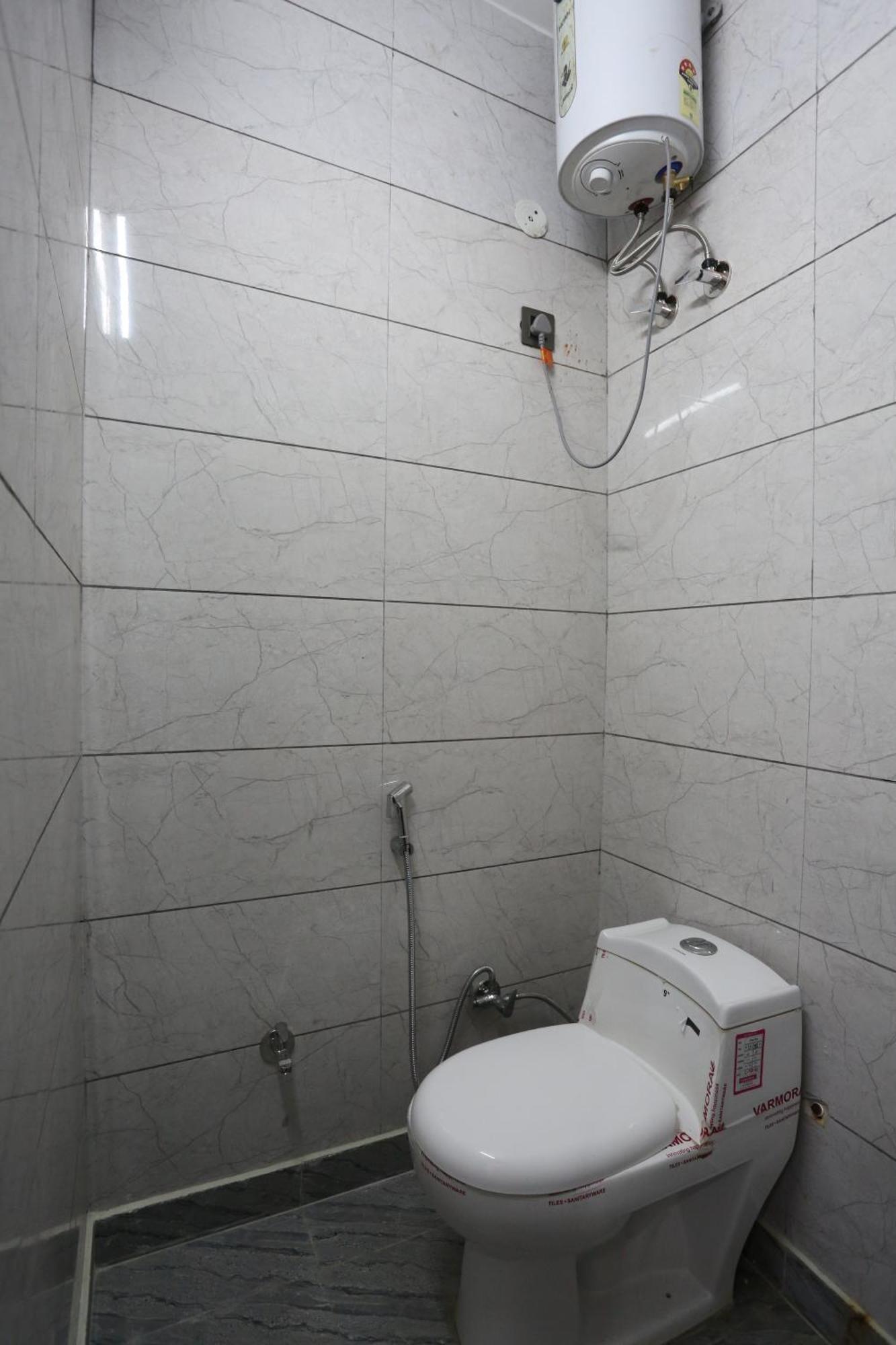 Hotel Twamev Residency Uttam Nagar Couple Friendly Delhi  Esterno foto